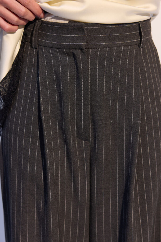 Брюки палаццо в широкую полоску графитовые Фото 3