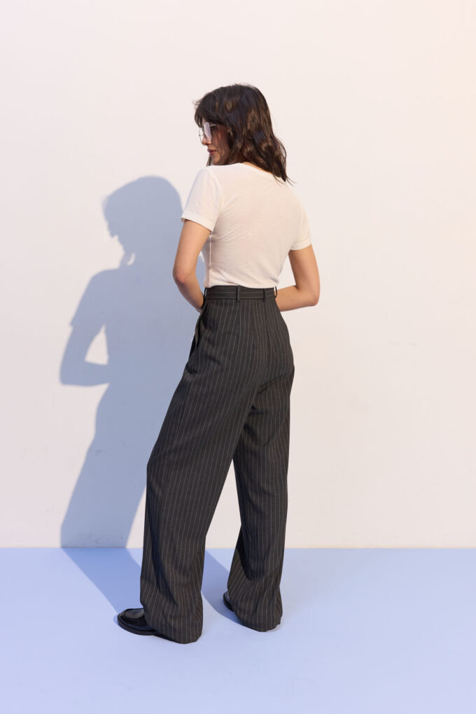Брюки палаццо в широкую полоску графитовые Фото 2