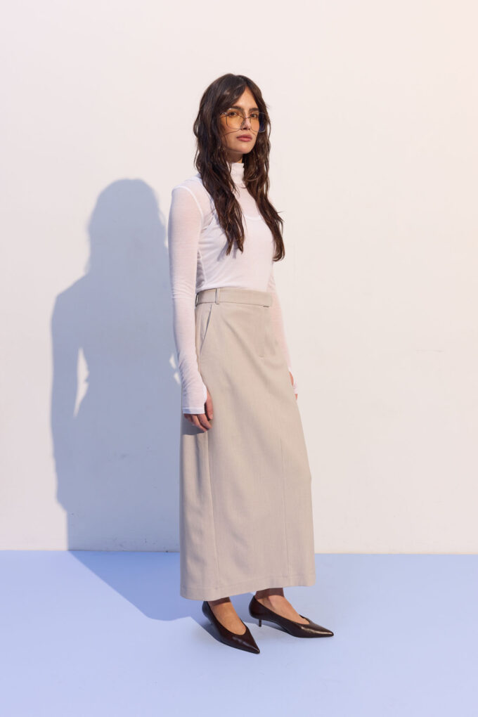 Спідниця міді з декоративним поясом світло-бежева фото 4