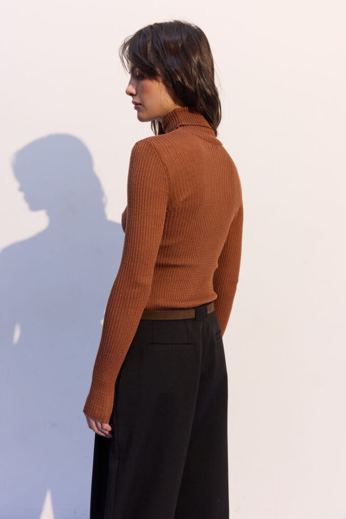 Водолазка тонка в рубчик карамельна фото 4