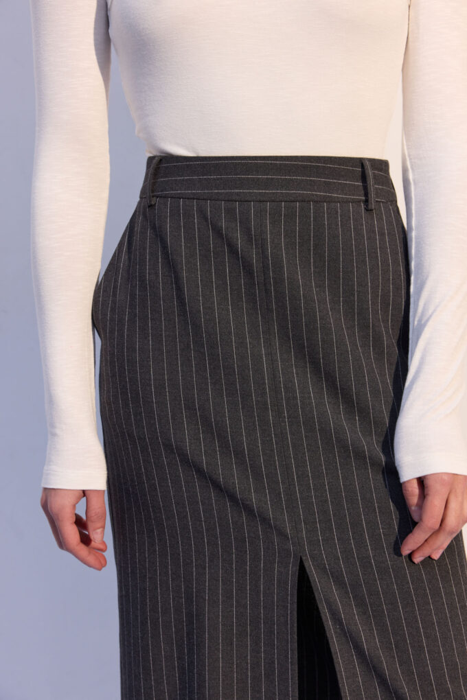 Спідниця міді прямого крою в широку смужку графітова фото 4 Спідниця міді прямого крою в широку смужку графітова фото 4