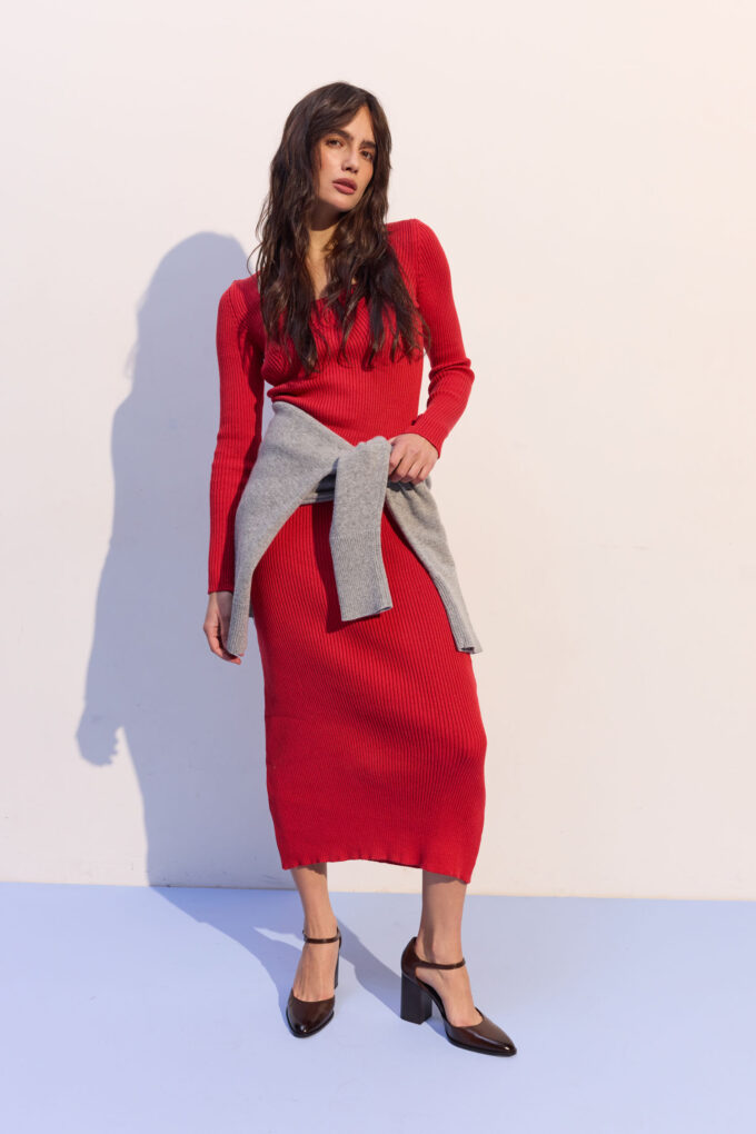 Трикотажна сукня міді із заокругленим вирізом червона - The Lace