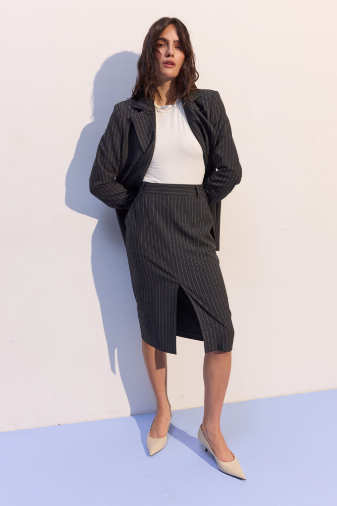 Спідниця міді прямого крою в широку смужку графітова фото 9 Спідниця міді прямого крою в широку смужку графітова фото 9