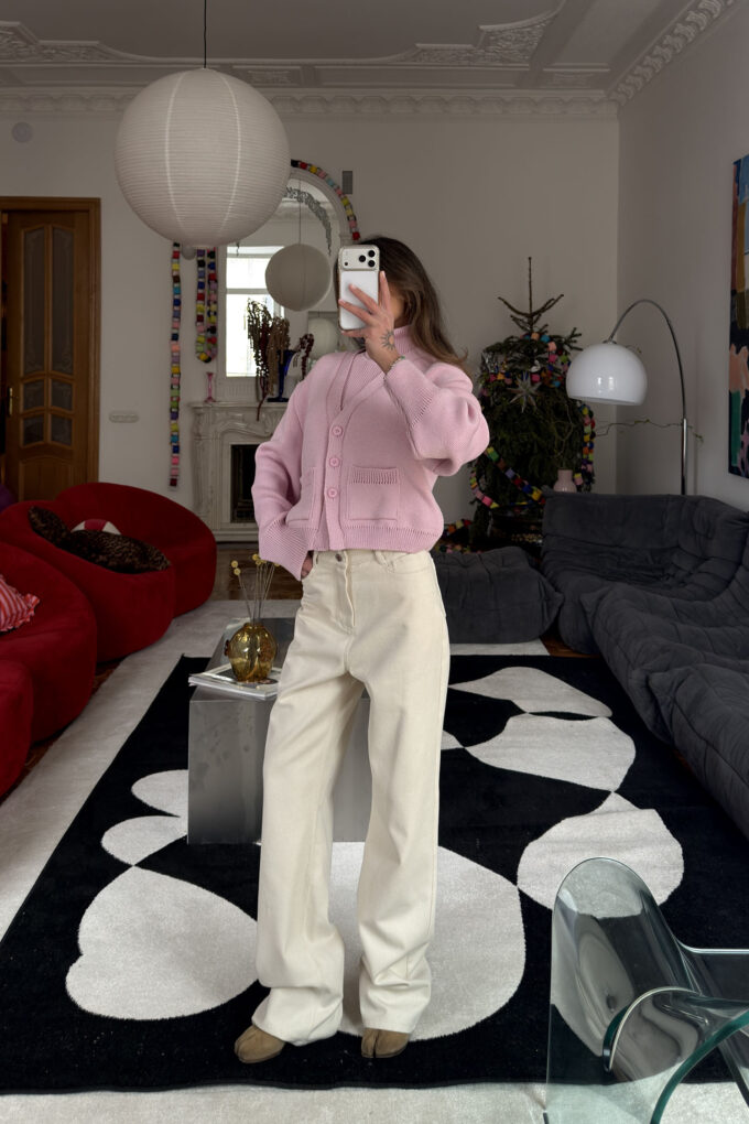 Knitted cardigan with pockets in pink photo 5