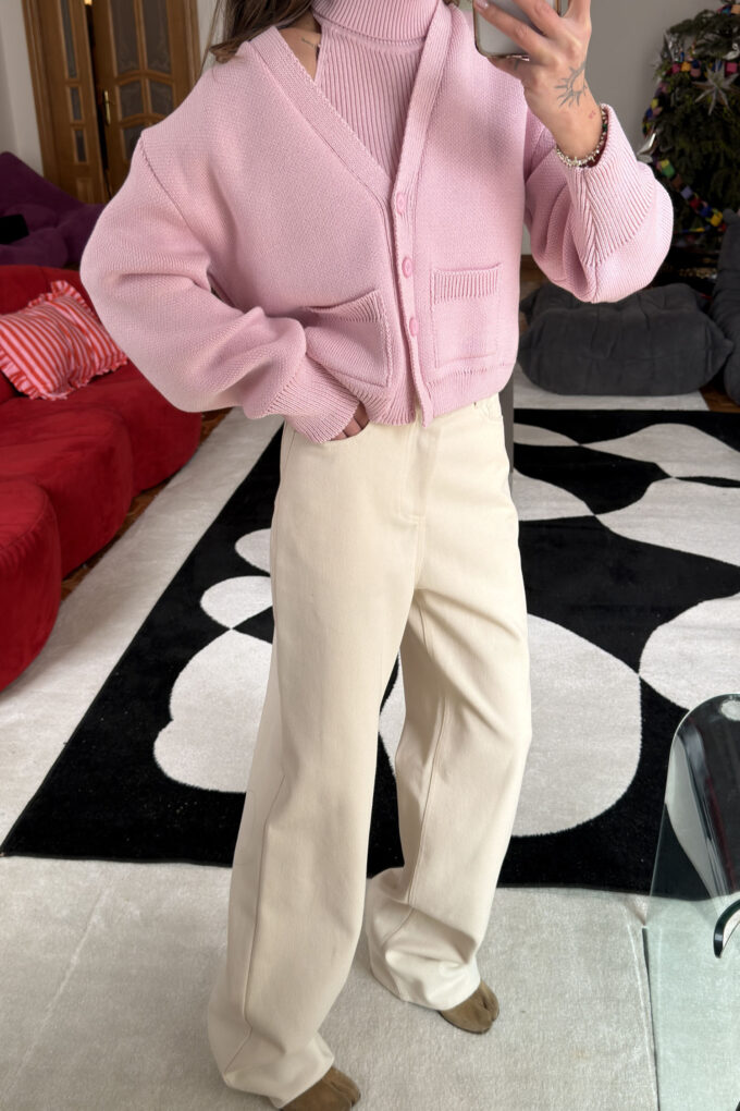 Knitted cardigan with pockets in pink photo 4