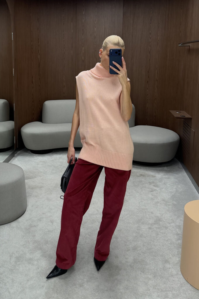 Half-wool vest in Pure peach photo 3