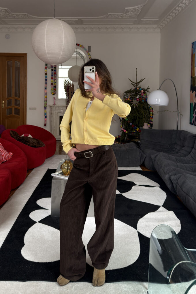 Lemon knitted cardigan with round neckline and embroidery photo 3