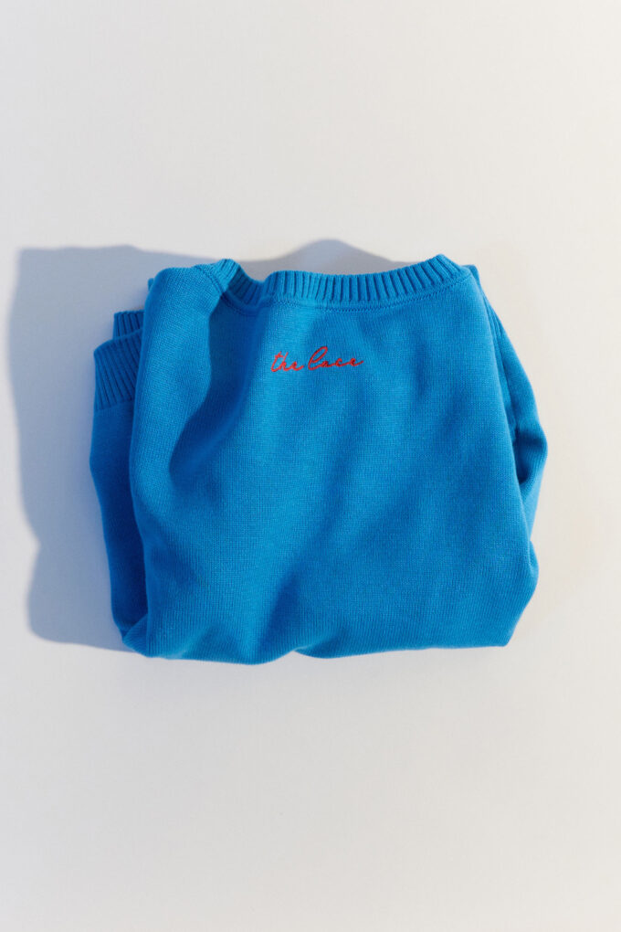 Трикотажний кардиган з круглим вирізом та вишивкою яскраво-блакитний - The Lace