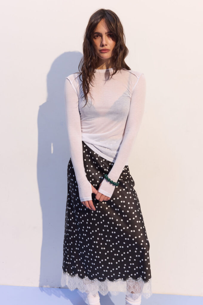 Трикотажний лонгслів з декоративними швами білий - The Lace