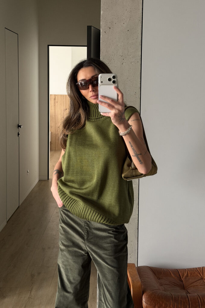 Жилет з напіввовни Olive green - The Lace